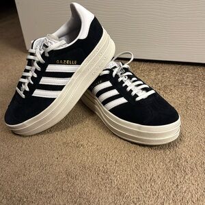 Adidas Originals Women’s Gazelle Bold Shoes Size 6